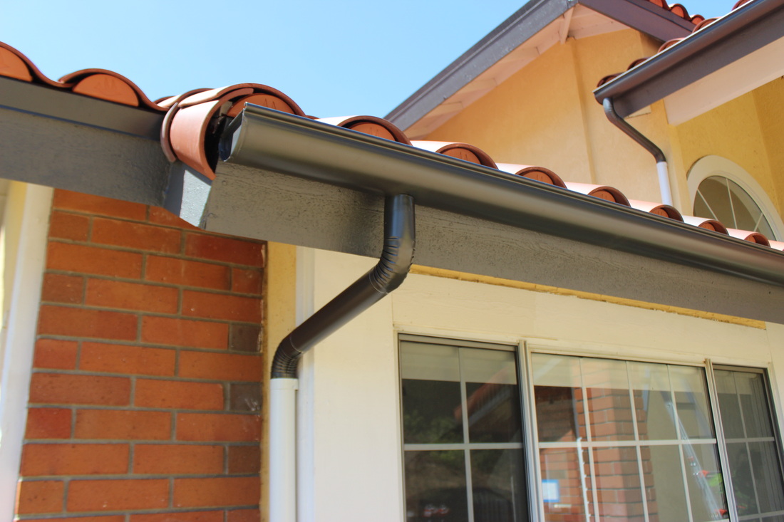 6 Inch Half Round Gutters A Plus Gutter Systems 323 405 4555 Seamless Rain Gutters Los Angeles And Orange County Metal Siding Metal Cladding